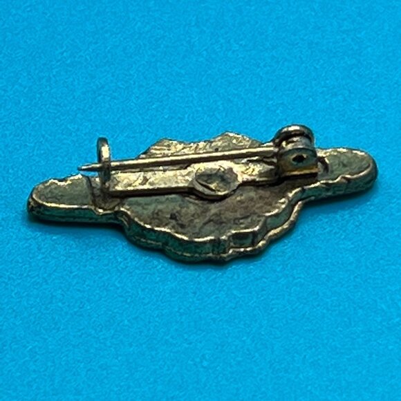 Antique Lion Crest Brooch Gold Tone Pin with C Clasp‎ - Picture 8 of 8